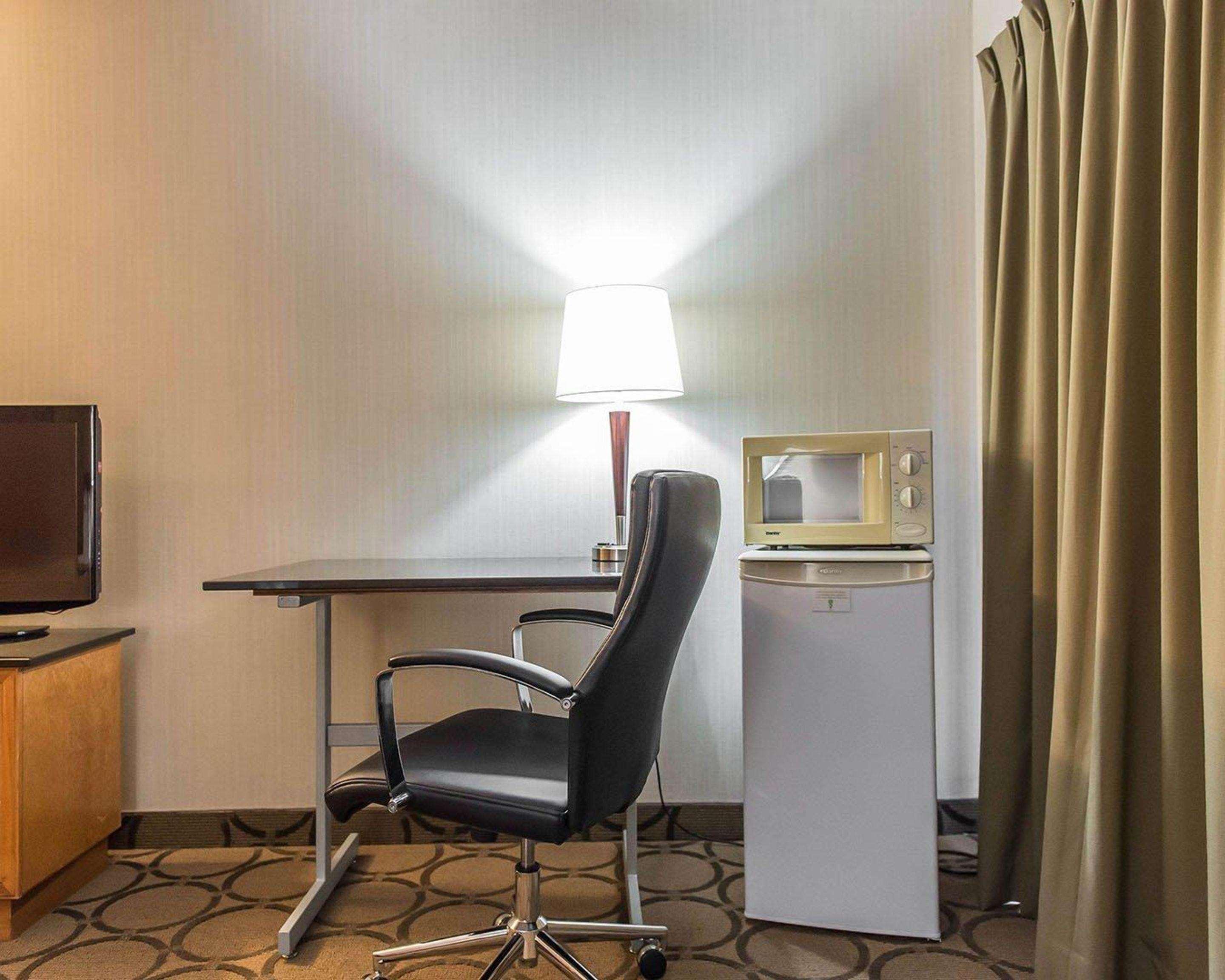 Comfort Inn Пемброк Экстерьер фото