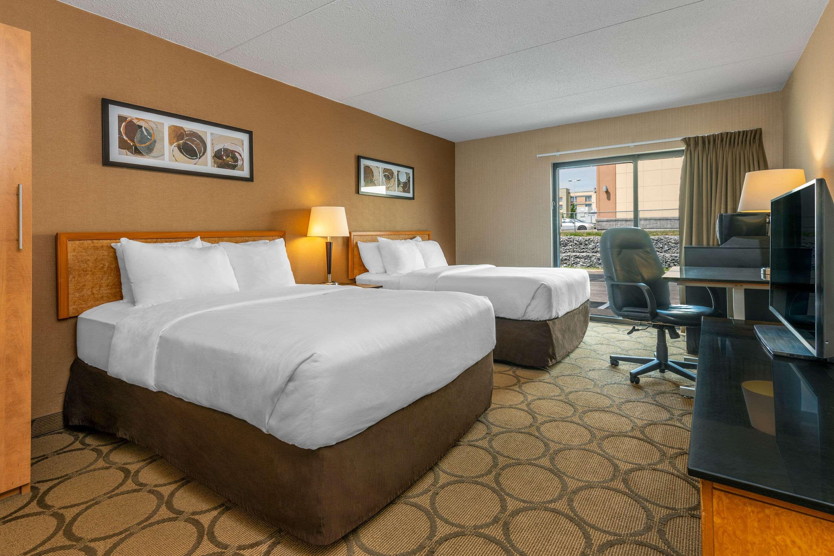 Comfort Inn Пемброк Экстерьер фото