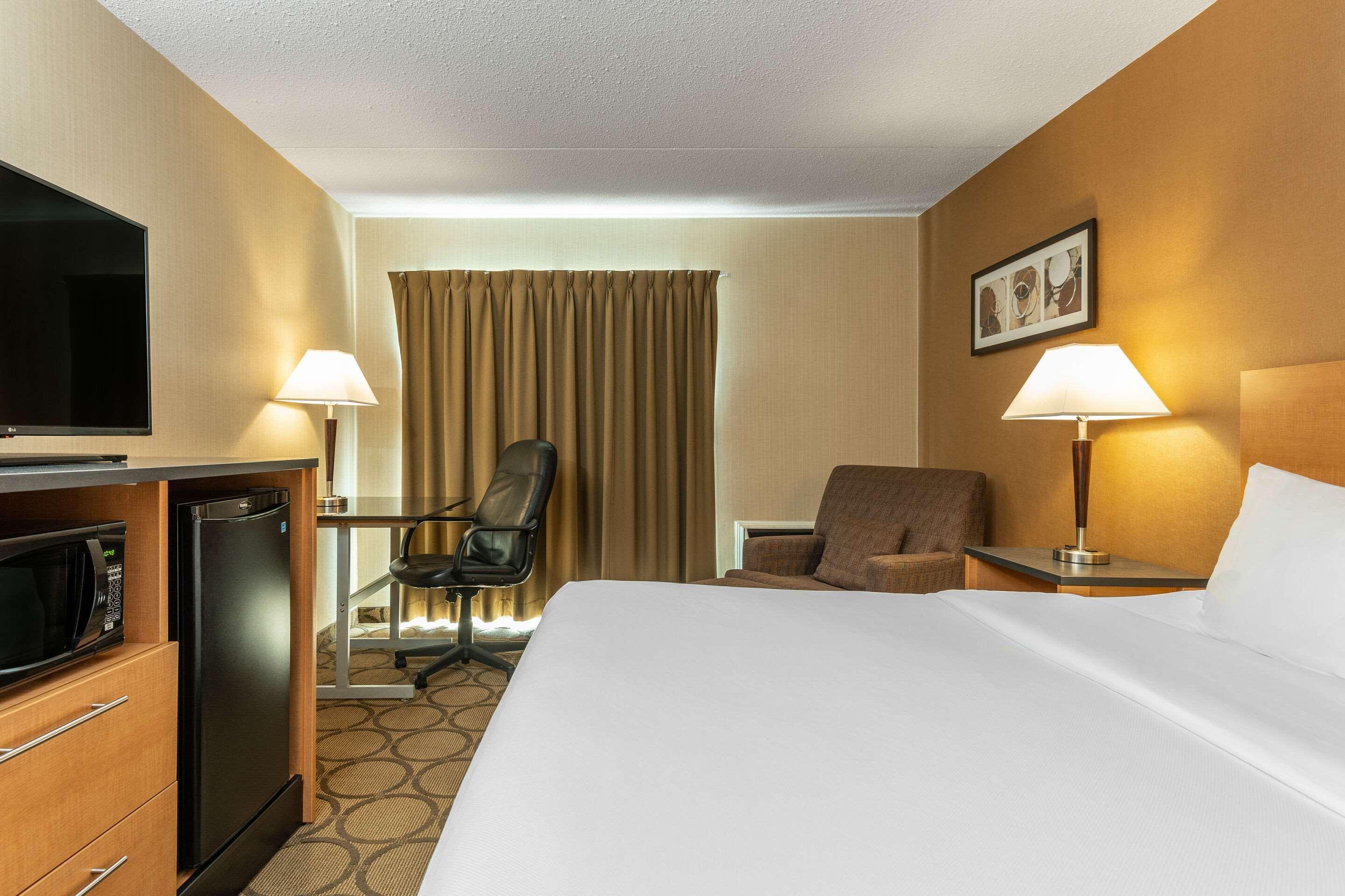 Comfort Inn Пемброк Экстерьер фото