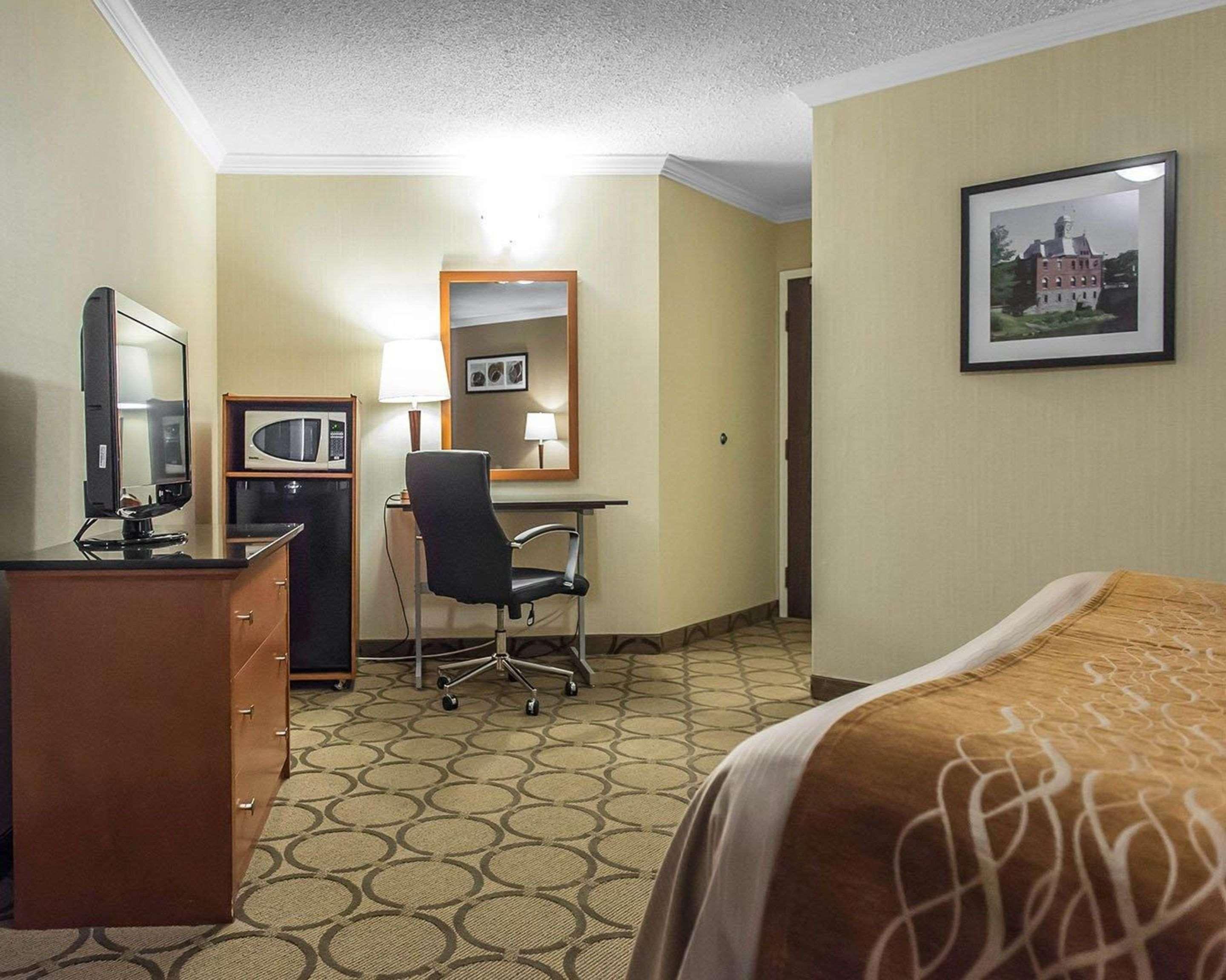 Comfort Inn Пемброк Экстерьер фото