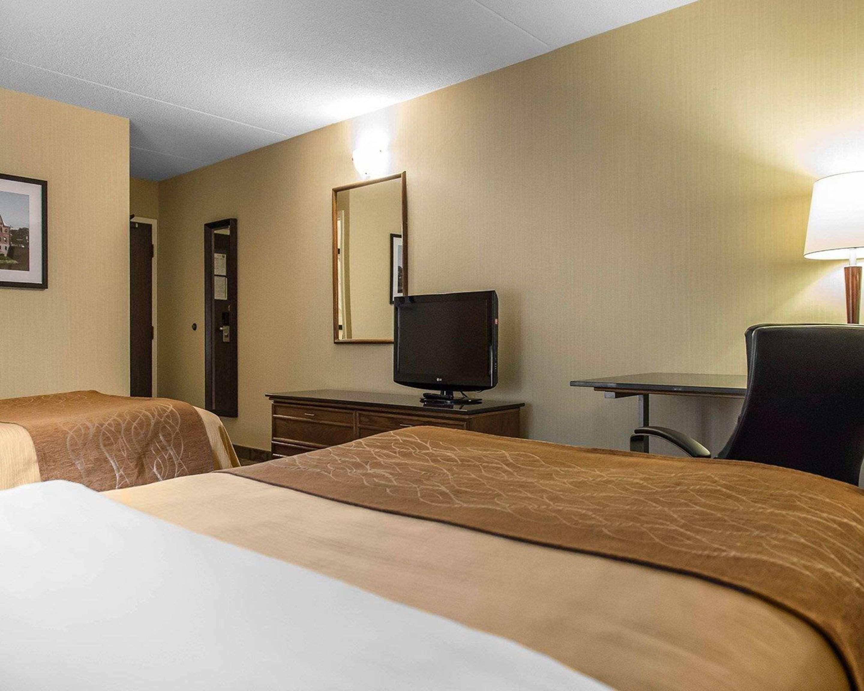 Comfort Inn Пемброк Экстерьер фото