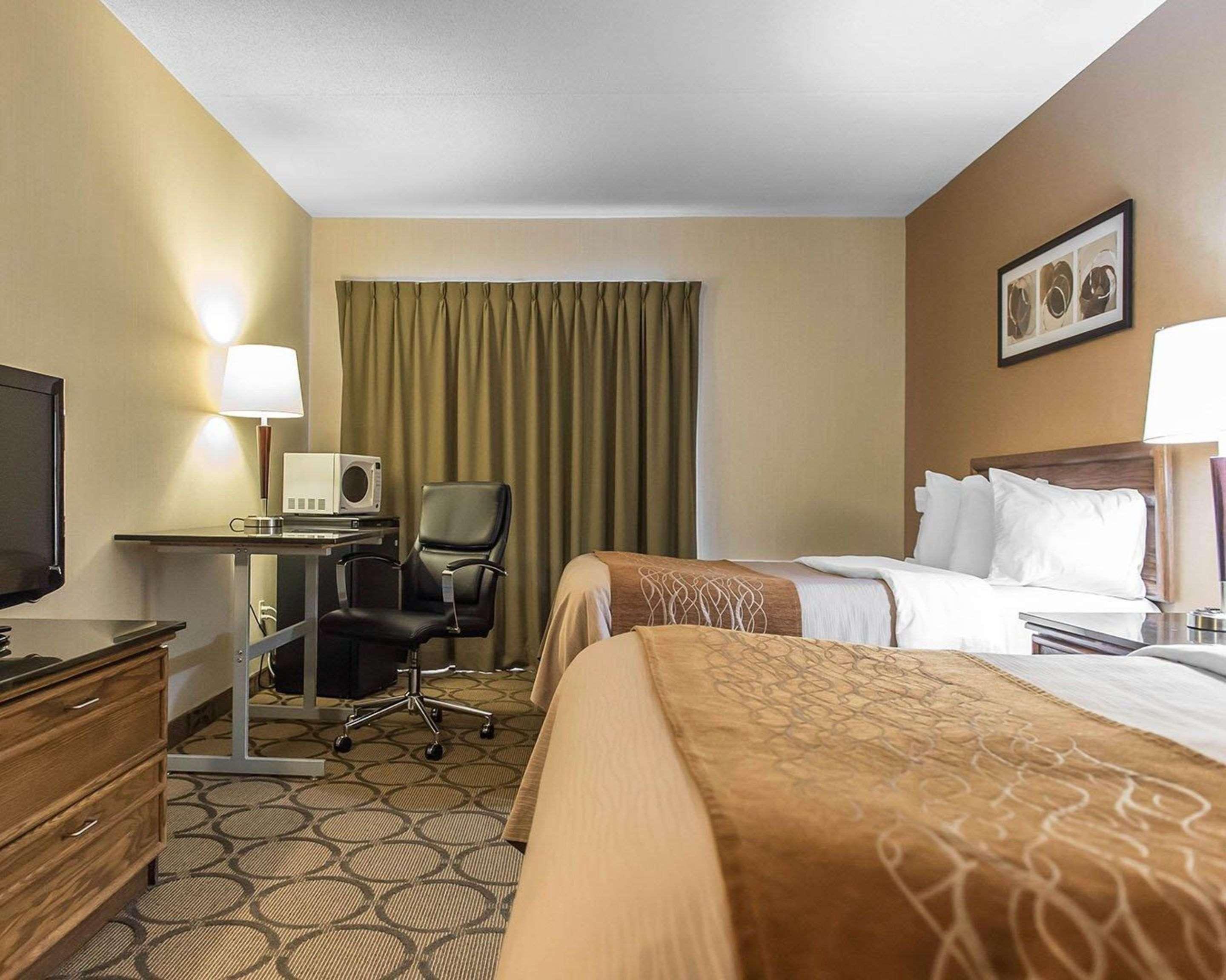 Comfort Inn Пемброк Экстерьер фото